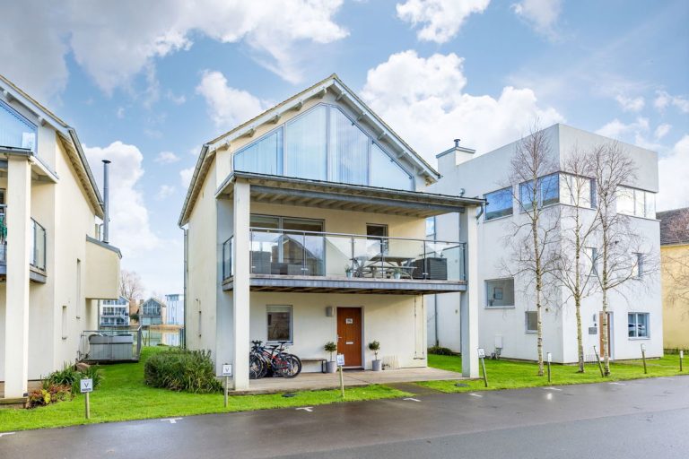 96 Howells Mere, The Lower Mill Estate