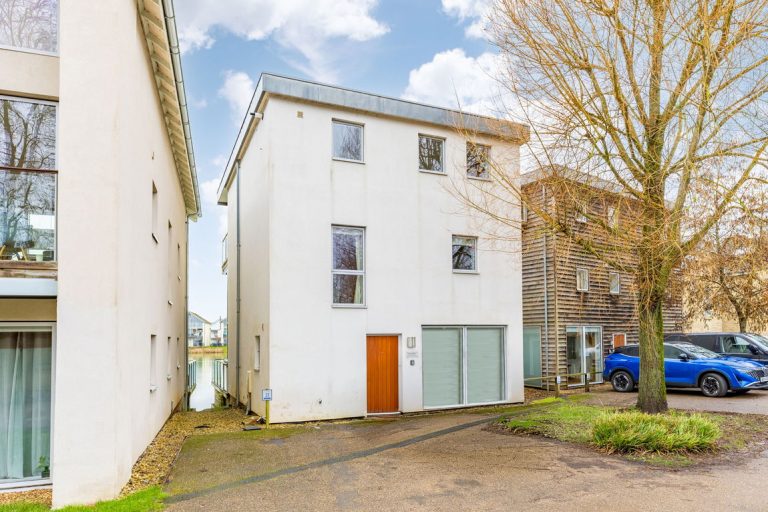 Howells Mere 19, The Lower Mill Estate